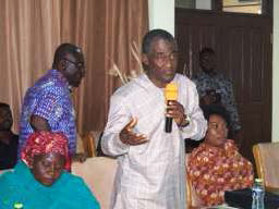 Dr Samuel Lowor, Deputy Chief Executive, CRIG contributing to the workshop Image